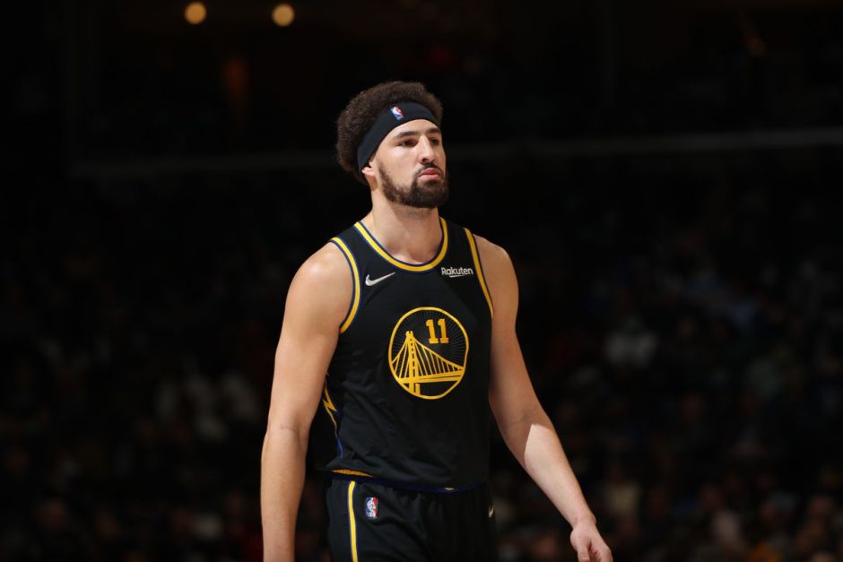 客场惊险战 客场惊险战